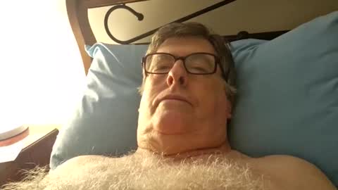 Desmon1958 online show from 19, 4, 2026