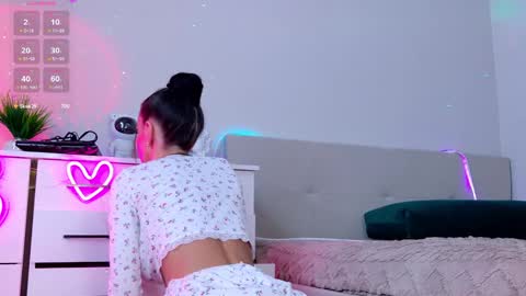 Devill2222 online show from 5, 4, 2026