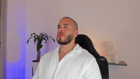 Snapshot of devoncollins chatting on 14, 12, 2024 Devon Collins Independent model online show from 14, 12, 2024