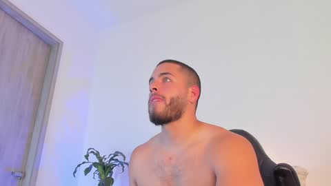 Snapshot of devoncollins chatting on 3, 2, 2025 Devon Collins Independent model online show from 3, 2, 2025