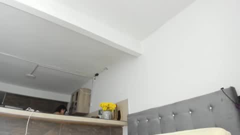 Snapshot of dewolk chatting on 29, 10, 2025 thumb up me please its important online show from 29, 10, 2025