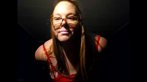 Snapshot of dewworm207 chatting on 8, 11, 2025 Averag3 Coupl3 online show from 8, 11, 2025