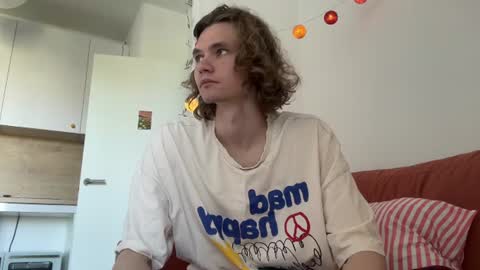 Snapshot of di_n_alex chatting on 16, 7, 2026 Di Alex online show from 16, 7, 2026