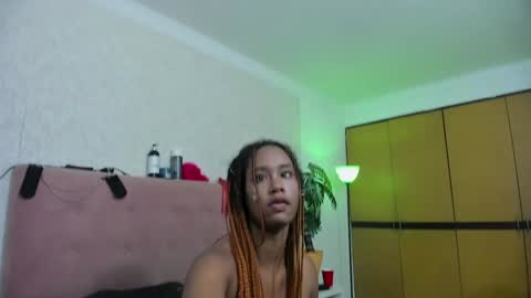 Snapshot of diabla_sexyboobs chatting on 28, 1, 2025 D I A B L A online show from 28, 1, 2025