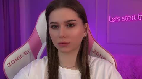 Snapshot of dianabecker chatting on 4, 7, 2026 Diana online show from 4, 7, 2026