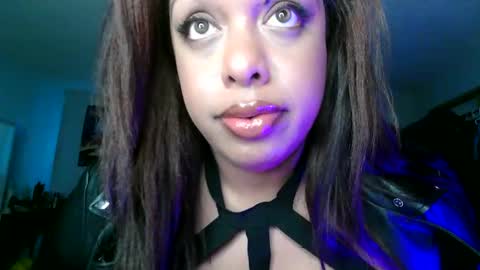 Snapshot of dickmonsta69 chatting on 14, 11, 2025 mistressjazmin online show from 14, 11, 2025