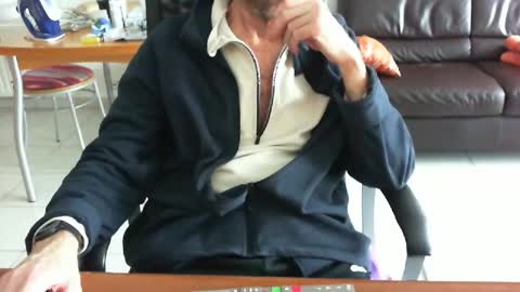 didonc from france..... online show from 4, 4, 2026