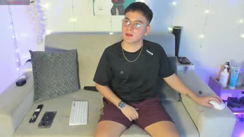 Diego Robles online show from 2, 6, 2026