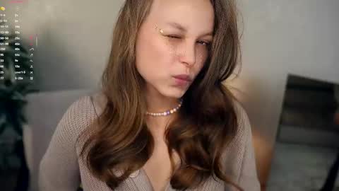 Snapshot of dierafauxa chatting on 13, 10, 2025 Elwyna online show from 13, 10, 2025