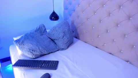 dikey_18 online show from 12, 12, 2024