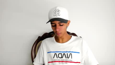 dikey_18 online show from 18, 2, 2025