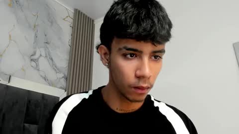 dikey_18 online show from 8, 3, 2025