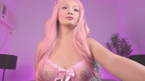 Snapshot of dillariahook chatting on 23, 9, 2025 LEXI X BARBIE online show from 23, 9, 2025