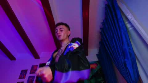 Julian Independent Model online show from 5, 12, 2024