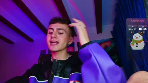 Julian Independent Model online show from 23, 12, 2024