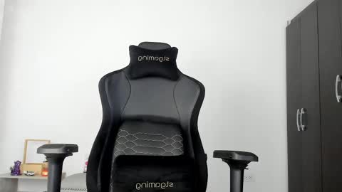 dimitricaruso online show from 1, 3, 2025