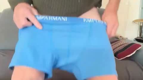 dinnerout1111 online show from 9, 3, 2026