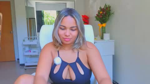 diosadeluniverso_ online show from 22, 3, 2026