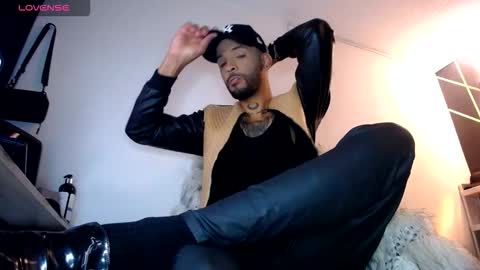 Snapshot of dirtybhot chatting on 17, 1, 2026 I just want to be happy online show from 17, 1, 2026