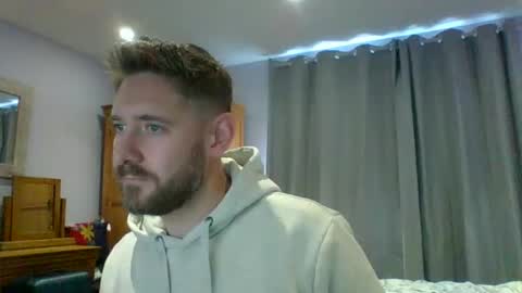 Snapshot of dirtylondon729 chatting on 29, 10, 2025 Exhibitionist Ben online show from 29, 10, 2025