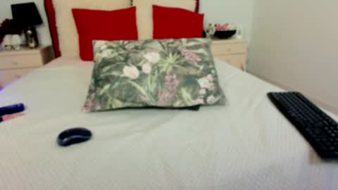 Chloe online show from 8, 4, 2026