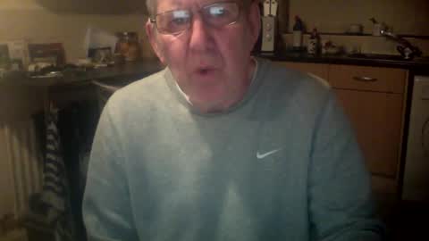 Snapshot of discovery63 chatting on 11, 3, 2025 discovery63 online show from 11, 3, 2025