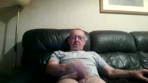 Snapshot of discovery63 chatting on 11, 10, 2025 discovery63 online show from 11, 10, 2025