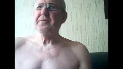 Snapshot of discovery63 chatting on 7, 6, 2026 discovery63 online show from 7, 6, 2026