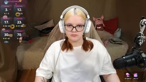 Snapshot of divamarisa chatting on 23, 11, 2025 Maria online show from 23, 11, 2025