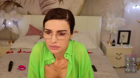 divine_mila online show from 1, 6, 2026