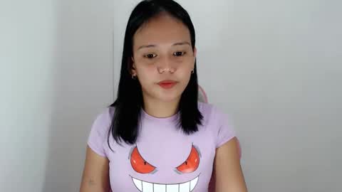 Snapshot of divinegoddness chatting on 29, 4, 2026 Crystal mae online show from 29, 4, 2026