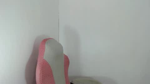 Snapshot of divinegoddness chatting on 3, 5, 2026 Crystal mae online show from 3, 5, 2026