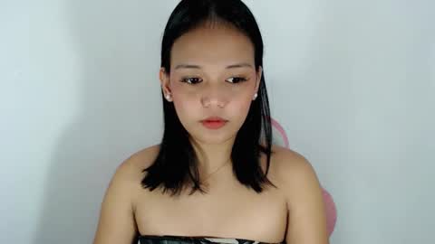 Snapshot of divinegoddness chatting on 19, 5, 2026 Crystal mae online show from 19, 5, 2026