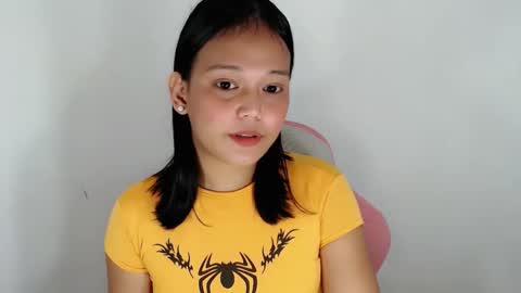 Snapshot of divinegoddness chatting on 27, 5, 2026 Crystal mae online show from 27, 5, 2026