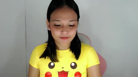 Snapshot of divinegoddness chatting on 4, 6, 2026 Crystal mae online show from 4, 6, 2026