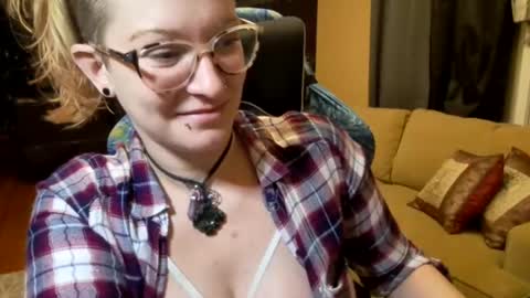 dixie_comanche online show from 13, 1, 2025