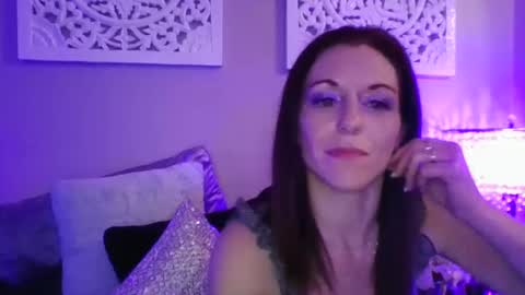 dixieglam online show from 3, 3, 2025