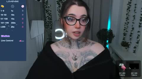 dixipixi_ online show from 12, 4, 2026