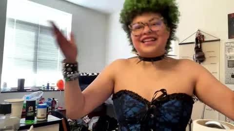 dizzinsweatyy online show from 23, 2, 2025