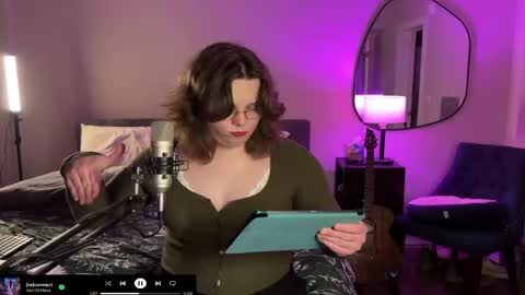 Snapshot of djentslut chatting on 4, 12, 2024 djentslut online show from 4, 12, 2024