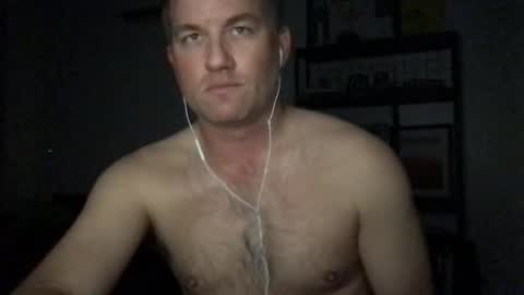 Snapshot of djswpy chatting on 21, 4, 2026 TriflinYoBitch online show from 21, 4, 2026