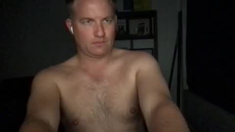 Snapshot of djswpy chatting on 29, 5, 2026 TriflinYoBitch online show from 29, 5, 2026