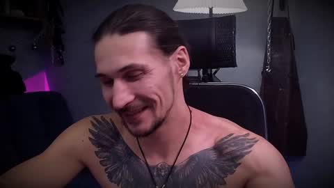 Snapshot of dl_raven chatting on 20, 12, 2024 Silverhand online show from 20, 12, 2024
