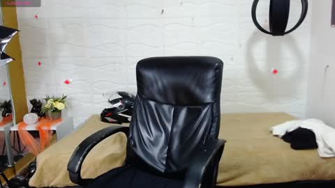 Snapshot of dmitrisanders1 chatting on 19, 12, 2024 Maybe in pvt online show from 19, 12, 2024