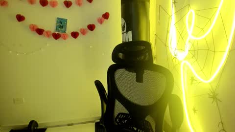 Snapshot of dmitrisanders1 chatting on 2, 2, 2026 Maybe in pvt online show from 2, 2, 2026