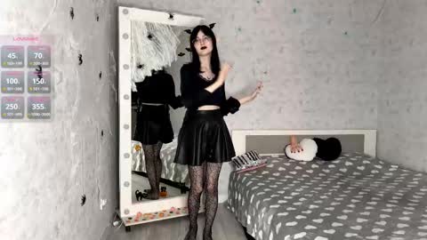 Annie PVT IS OPEN online show from 27, 10, 2025