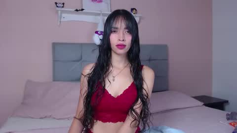 Snapshot of dolce_horny chatting on 4, 11, 2025 Dolce online show from 4, 11, 2025