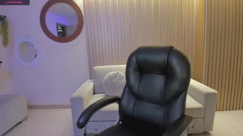 Dolcie  online show from 19, 12, 2024