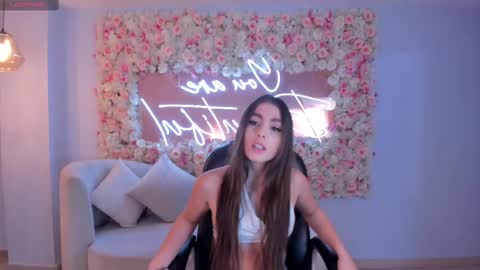 Dolcie  online show from 17, 2, 2025