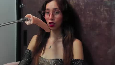 Snapshot of doll_bella_ chatting on 23, 2, 2025 Bella  online show from 23, 2, 2025